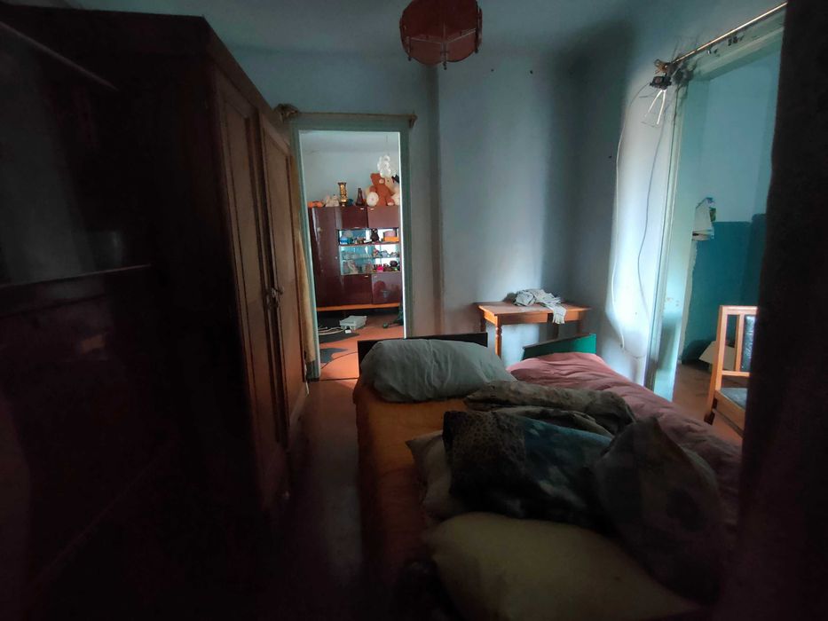 Продам частину будинка в районі зупинки Расвєт