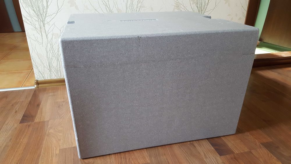 Термобокс, термоконтейнер.