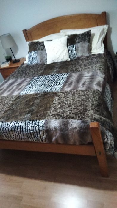 Cama com estrado como novo 70€ negociável€