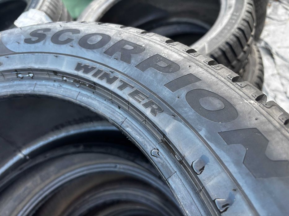 325-40-R22 PIRELLI SCORPION 2штуки зимняя резина GERMANY 2023