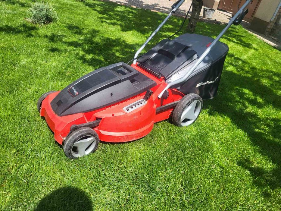 Газонокосарки великі і малі