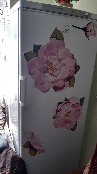 Продам морозильную камеру Indesit