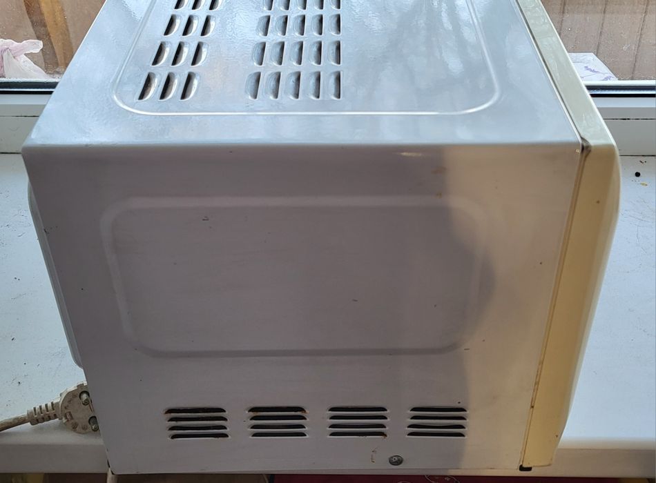 Мікрохвильова піч