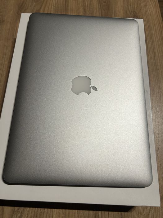 MacBook Air 13” 2017 | i5 | 8 GB RAM | 128 GB SSD