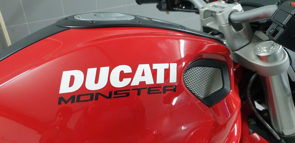 Ducati 696+ 2012