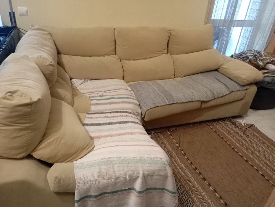 Sofá de canto com cabeceiras reclináveis