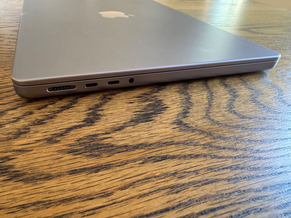 [Reservado] - MacBook Pro M1 Pro 14'' / 8CPUs / 16GB Ram / 1TB Disco - Excelente Estado