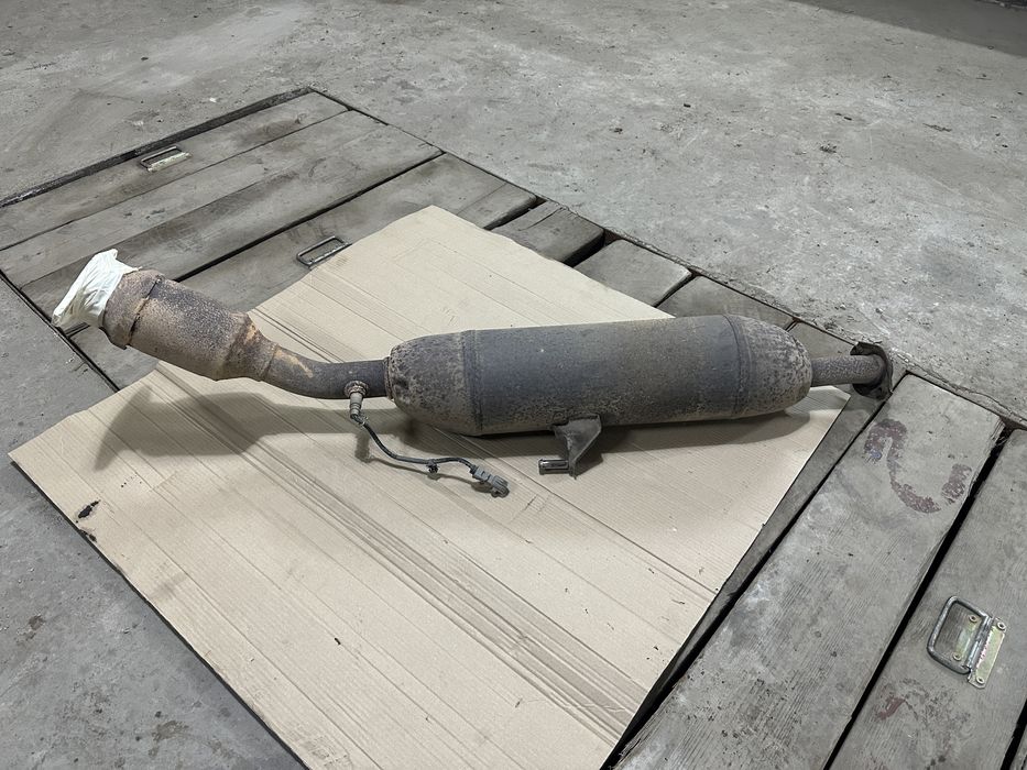 Каталізатор тойота AURIS Е150. 1.6 бензин