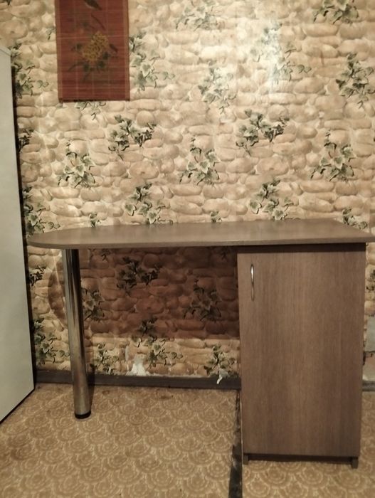 Манікюрний стіл з ДСП стандартний розмір