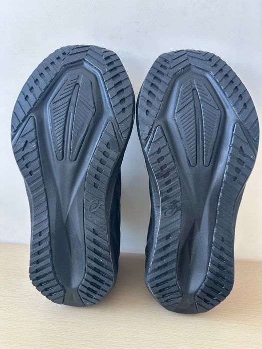 Кросівки Asics Novablast 5, Розмір 42,5/43,5/44/45!