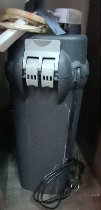 Aquário Aquatlantis modelo Corner com móvel e filtro externo
