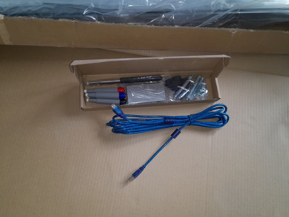 Tablica multimedialna.Iboard 57