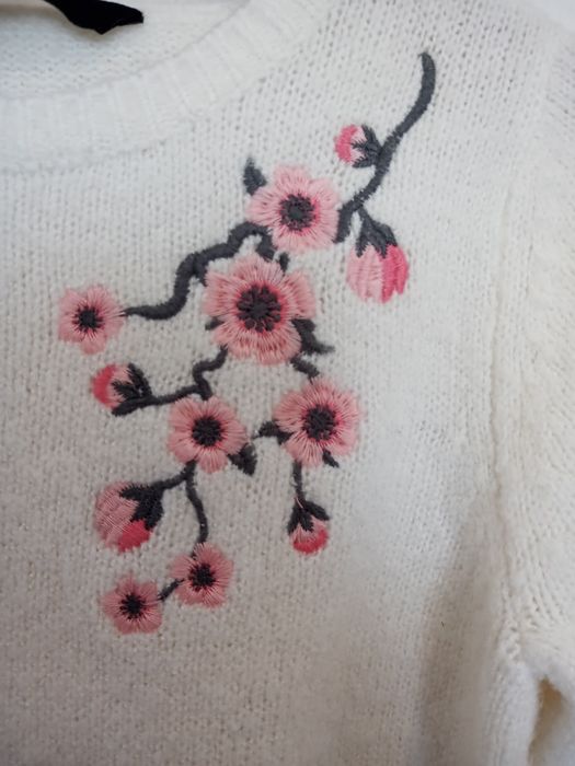 Zestaw ubranek dla dziewczynki, sweter i spodnie jeans, rozm 110-116