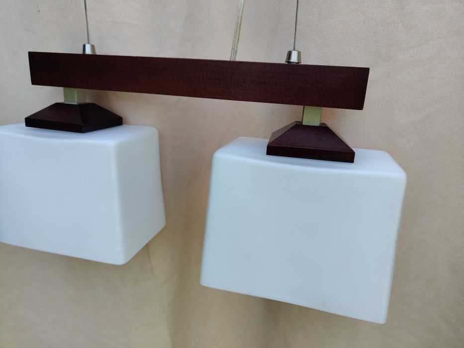 Lampa wisząca nad stół