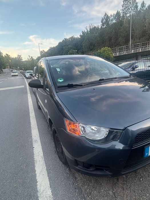Carro Mitsubishi colt