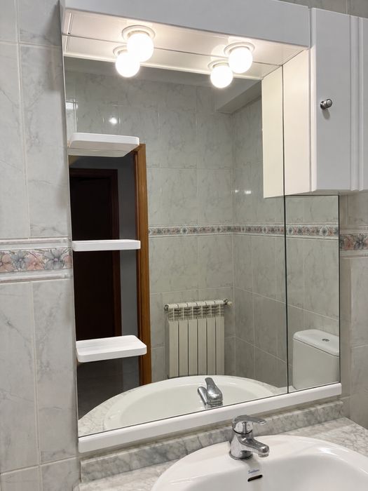 Móvel de casa de banho Sanitana com lavatório e espelho de iluminacao