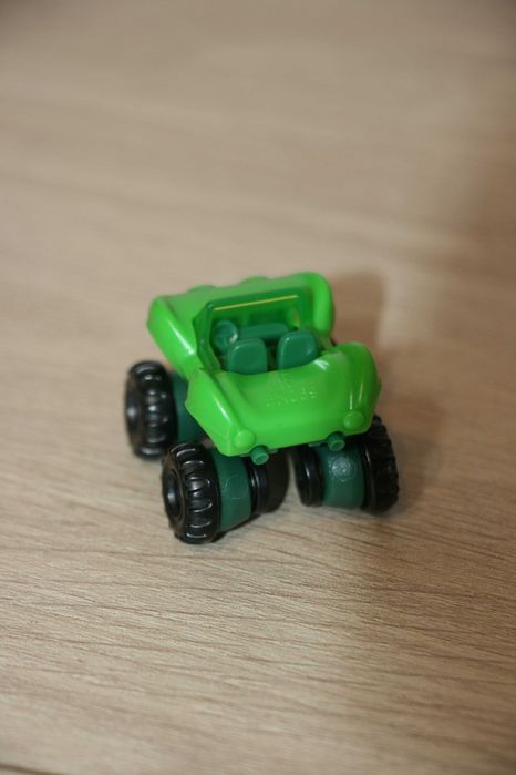 Kinder EN069 - Sprinty - Monster Truck Rallye