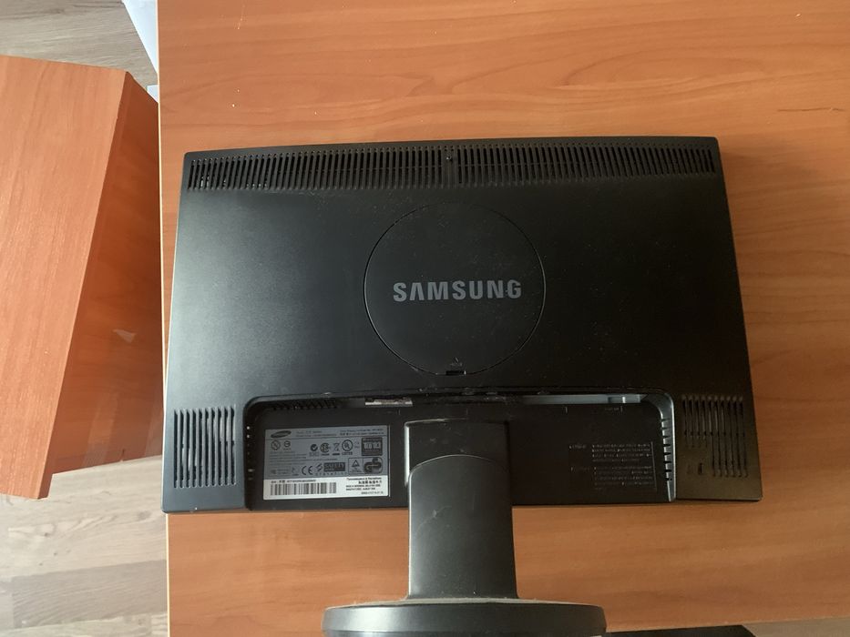 Монітор 19" Samsung 943N LS19MYAKBB