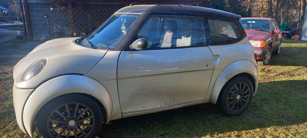 Malutkie autko. Chatenent