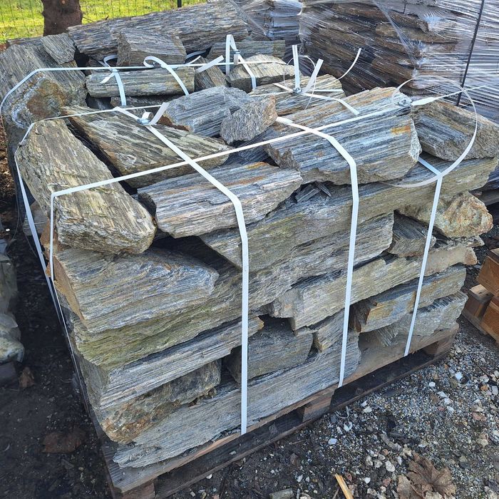 Szpilki z gnejsu głazy z kory gnejsowe pasiaste 20-120 cm ozdobne TONA