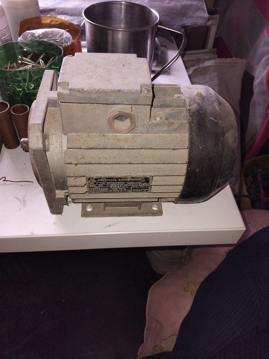 Продам мотор електричний