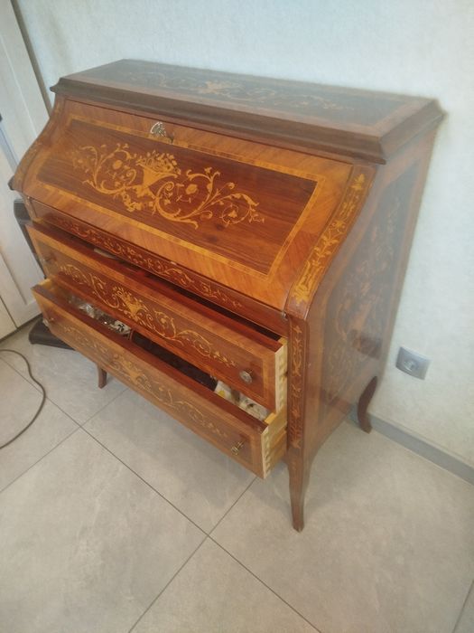 Elegancka komoda sekretarzyk  włoski, wysoki połysk
