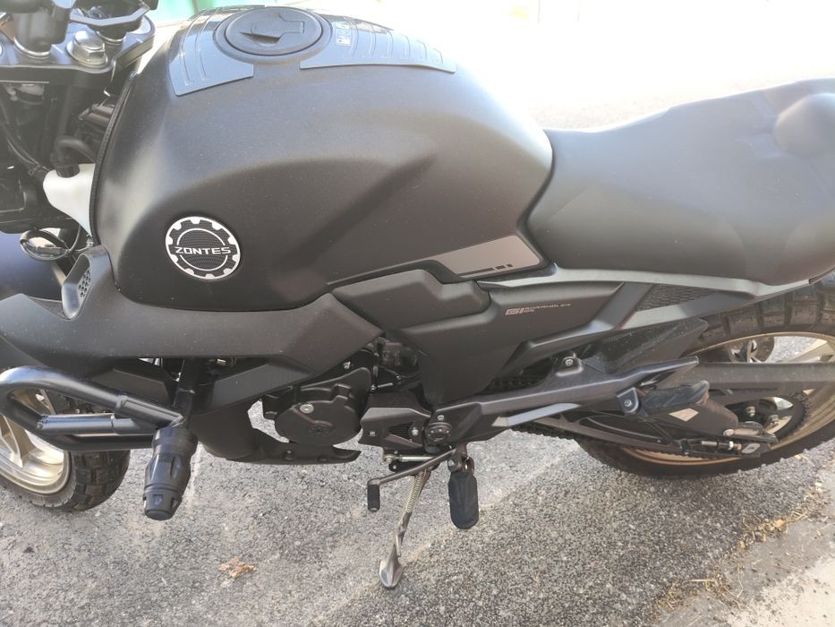 Vendo zontes 125 com revisão feita... Com 2000 KMS