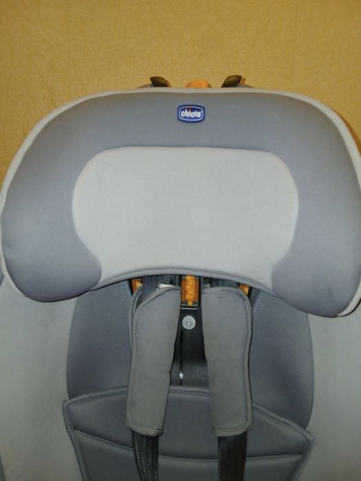 Автокрісло Chicco Gro-Up