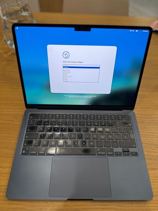 MacBook Air 13" M2 (2022) | 256GB SSD, Midnight | Spanish Keyboard