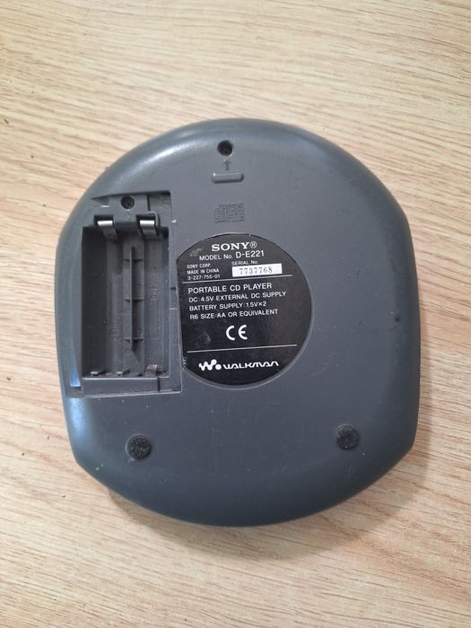 Sony Purple/Blue CD Walkman Player ESPMax (D-E220)