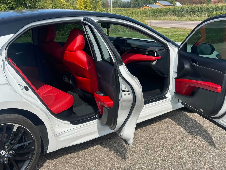 Toyota Camry      2024