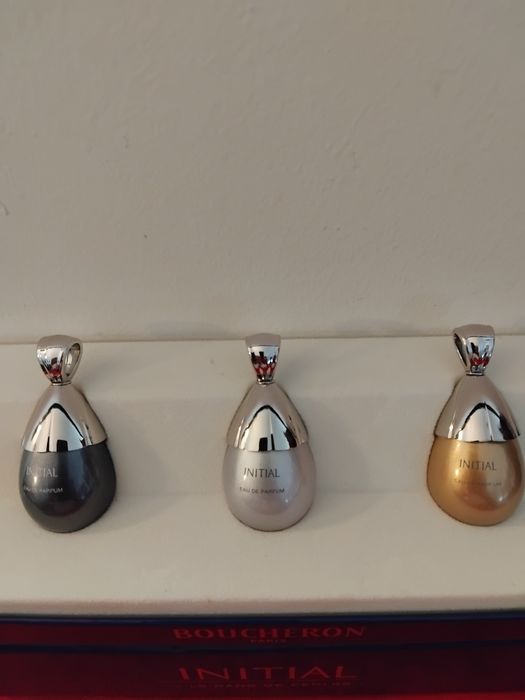 Conhunto de três miniaturas  Boucheron,com aroma original e caixa