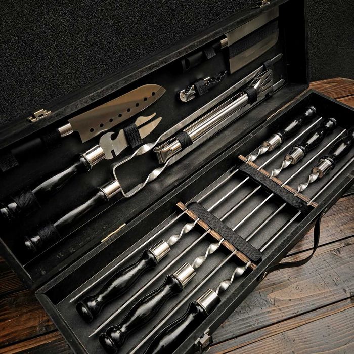 Набор шампуров в деревянном кейсе набір шампурів