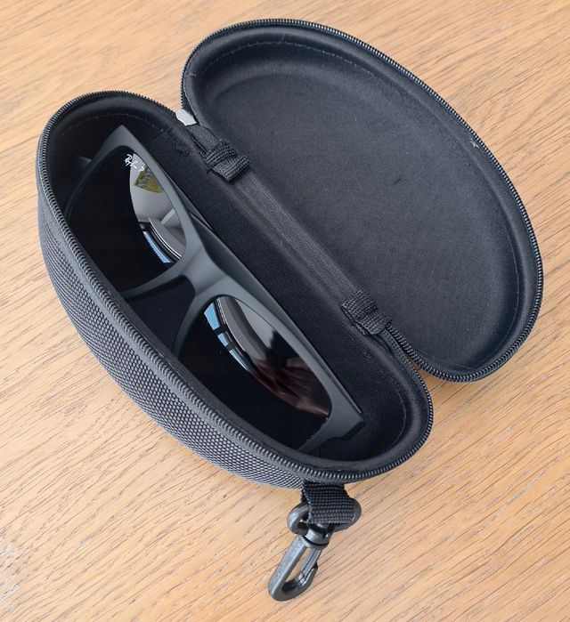 Etui Na Okulary Przeciwsłoneczne Zapinane Twarde Mocne