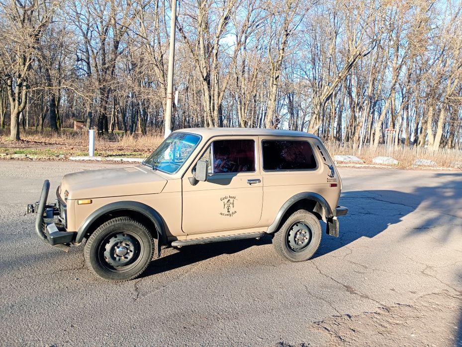 Автомобіль ВАЗ 2121 Нива Позашляховик