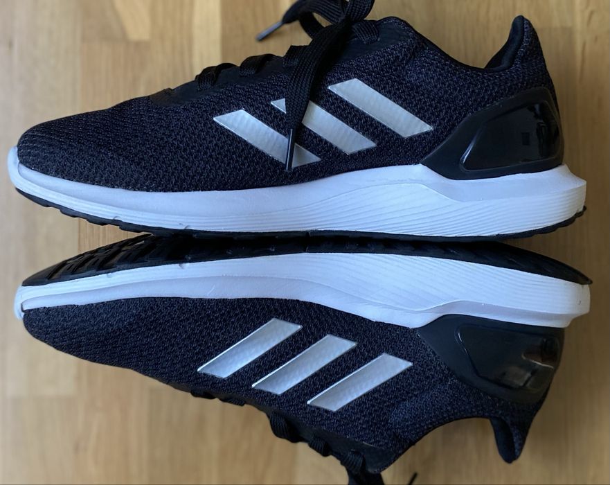 Кросівки ADIDAS.