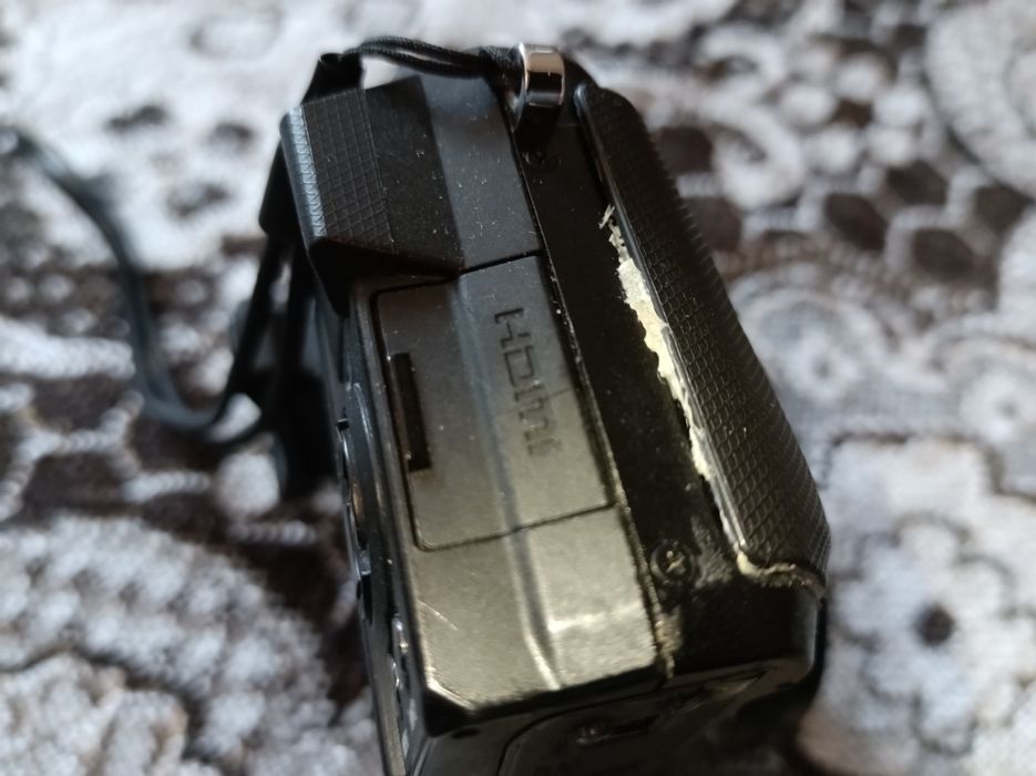 Olympus stylus 1. Sony R1. Nikon D300S. Nikon 18-140
Nikon DX VR