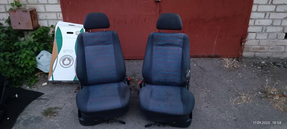 Сиденья гольф 3 откидные ( кузов купе)