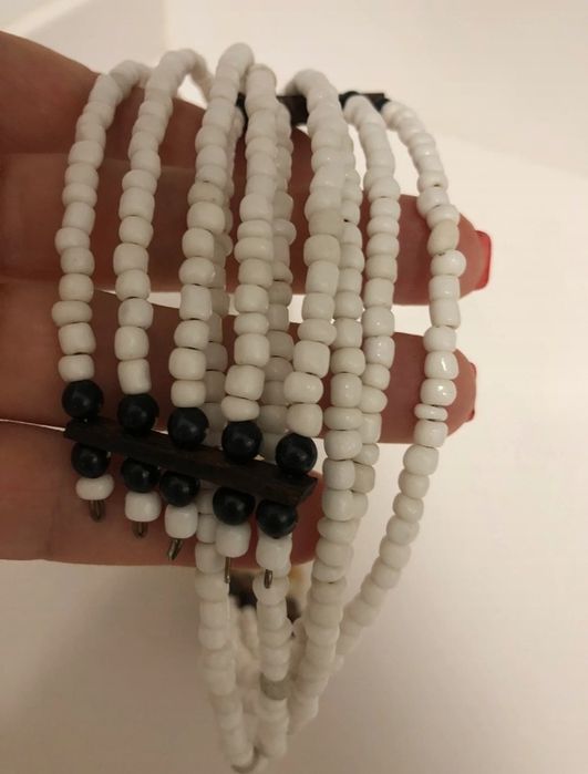 Colar étnico com missangas e pedras naturais (quartzo)
