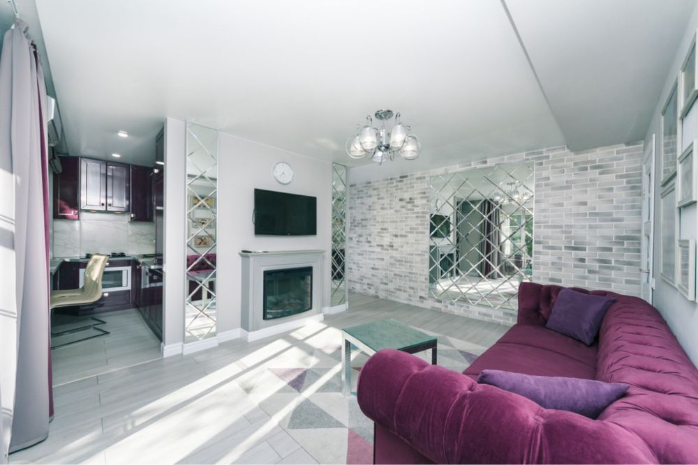 Посуточно, двухкомнатная  , центр , Гуливер , бульвар Леси Украинки 10