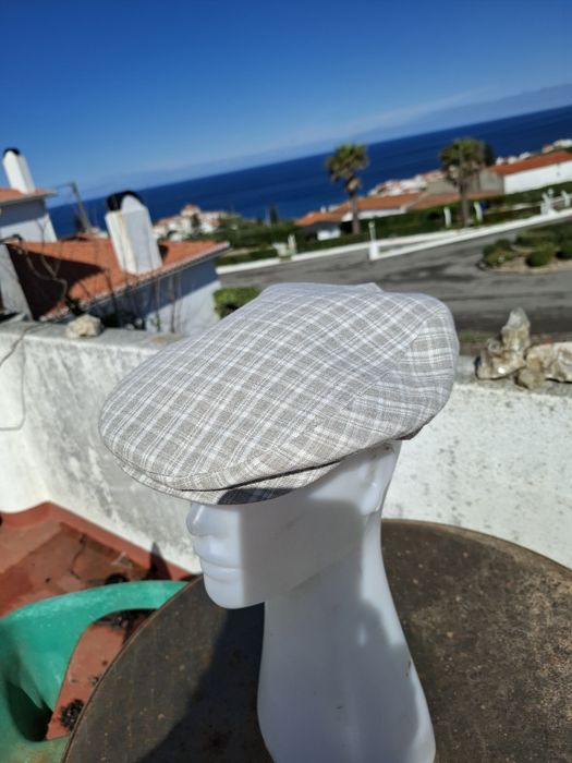 Boné,  boina, chapéu . Novo.