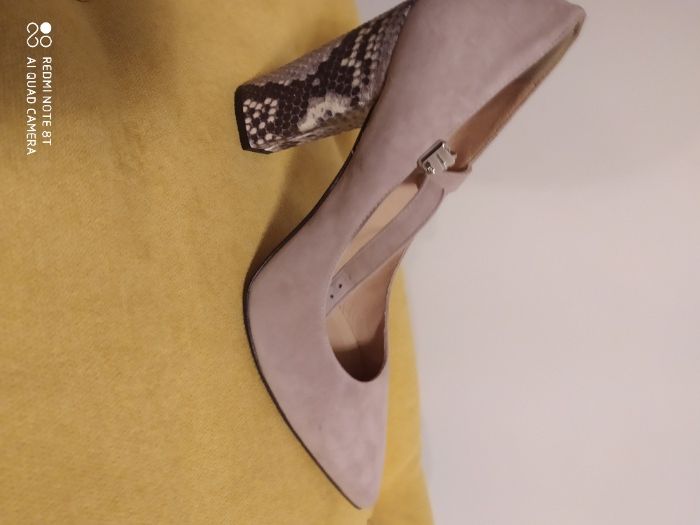 BATA skórzane czółenka damskie - beżowe R.39