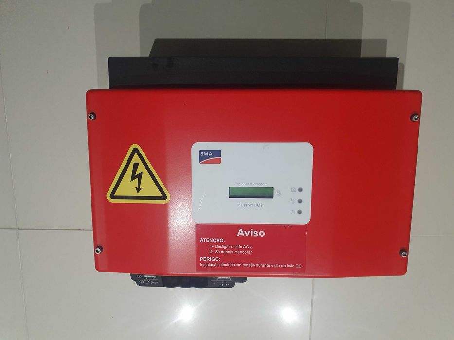13 Painéis Fotovoltaicos com inversor SMA SUNNY BOY