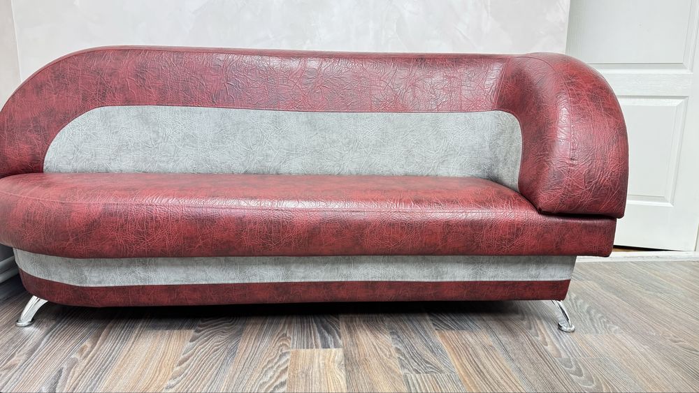 Великий диван-165  см, трохи коротший ніж попередній стан ідеал