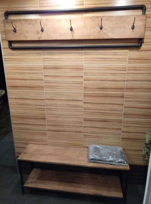 Штукатурка, шкаклівка, шпалери, плитка, ламинат.