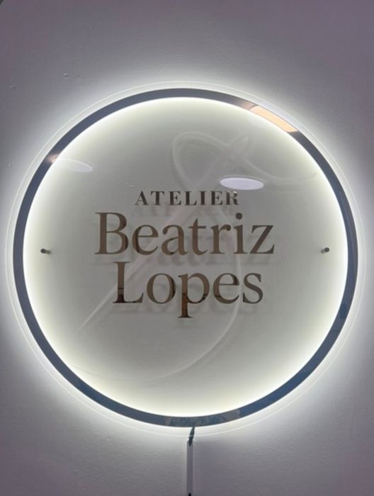 Placas Publicitárias & Letreiros LED em Acrílico (Até 130x90cm) – Design Personalizado
