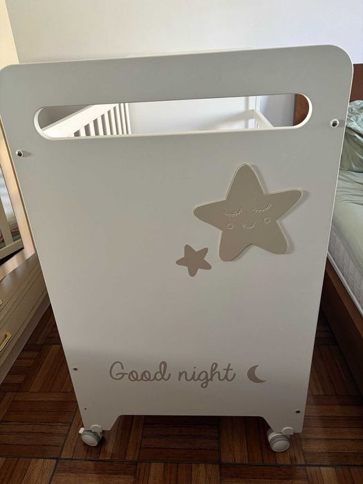 Berço e trocador para bébé