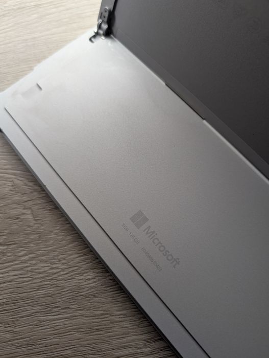 Планшет Microsoft Surface Go 2 m3-8100Y 8/128 FullHD Windows 11