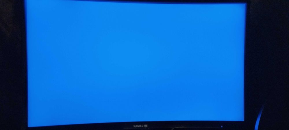 Продам монитор Samsung 24, изогнутый