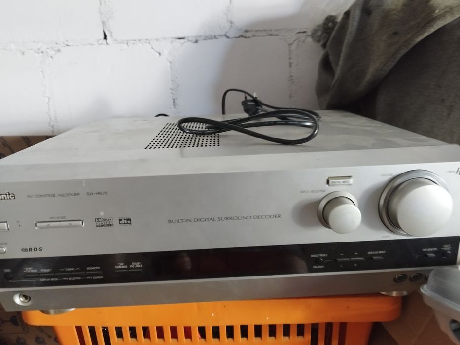 Amplituner Panasonic